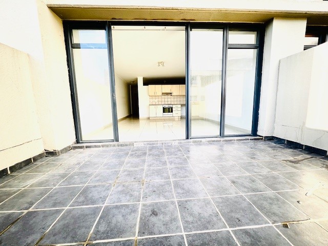 1 Bedroom Property for Sale in Zonnebloem Western Cape